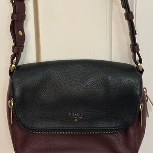 Fossil Black and Burgundy Leather Shoulder Bag Adjustable Straps
